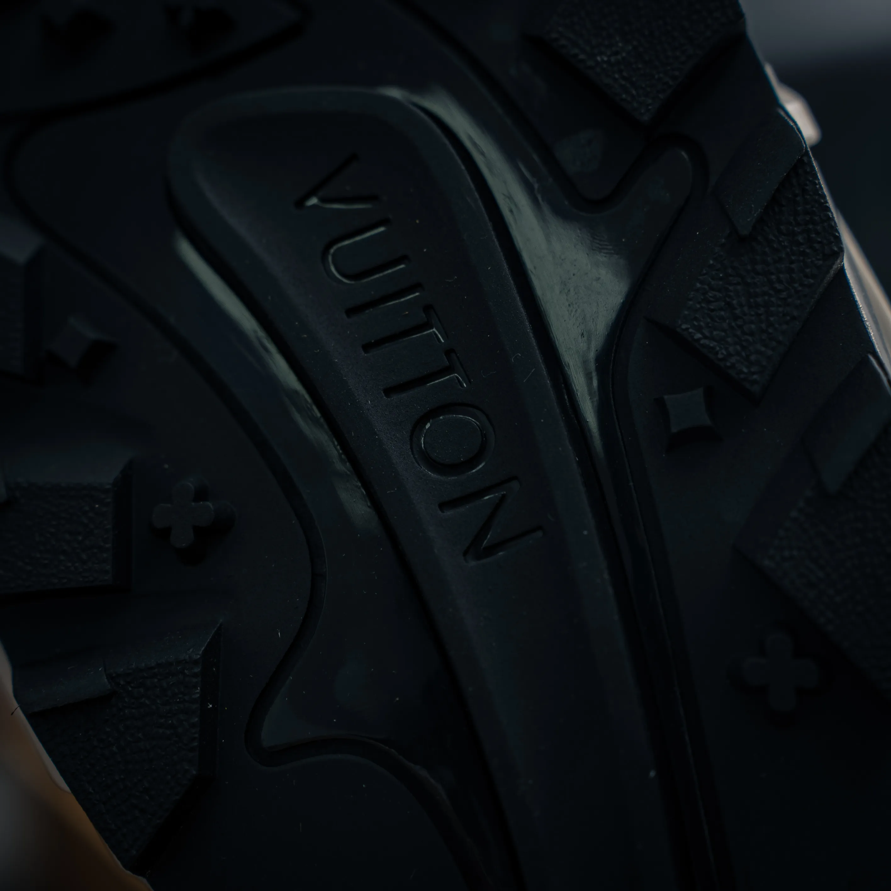 # J 【36-46】 Lv Tatic Runner Tatic Runner Series Platform Sole Chunky Sneakers， Retro Shoes ， 。Shoes